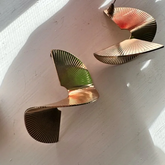 Gold Tone Spiral Earrings - Picture 1 of 7